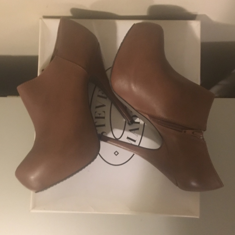 **SOLD** Steve Madden Beleza - Picture 2 of 4